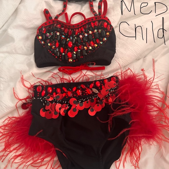 Multiple styles: Dance Costumes Offers Welcome - Picture 1 of 16